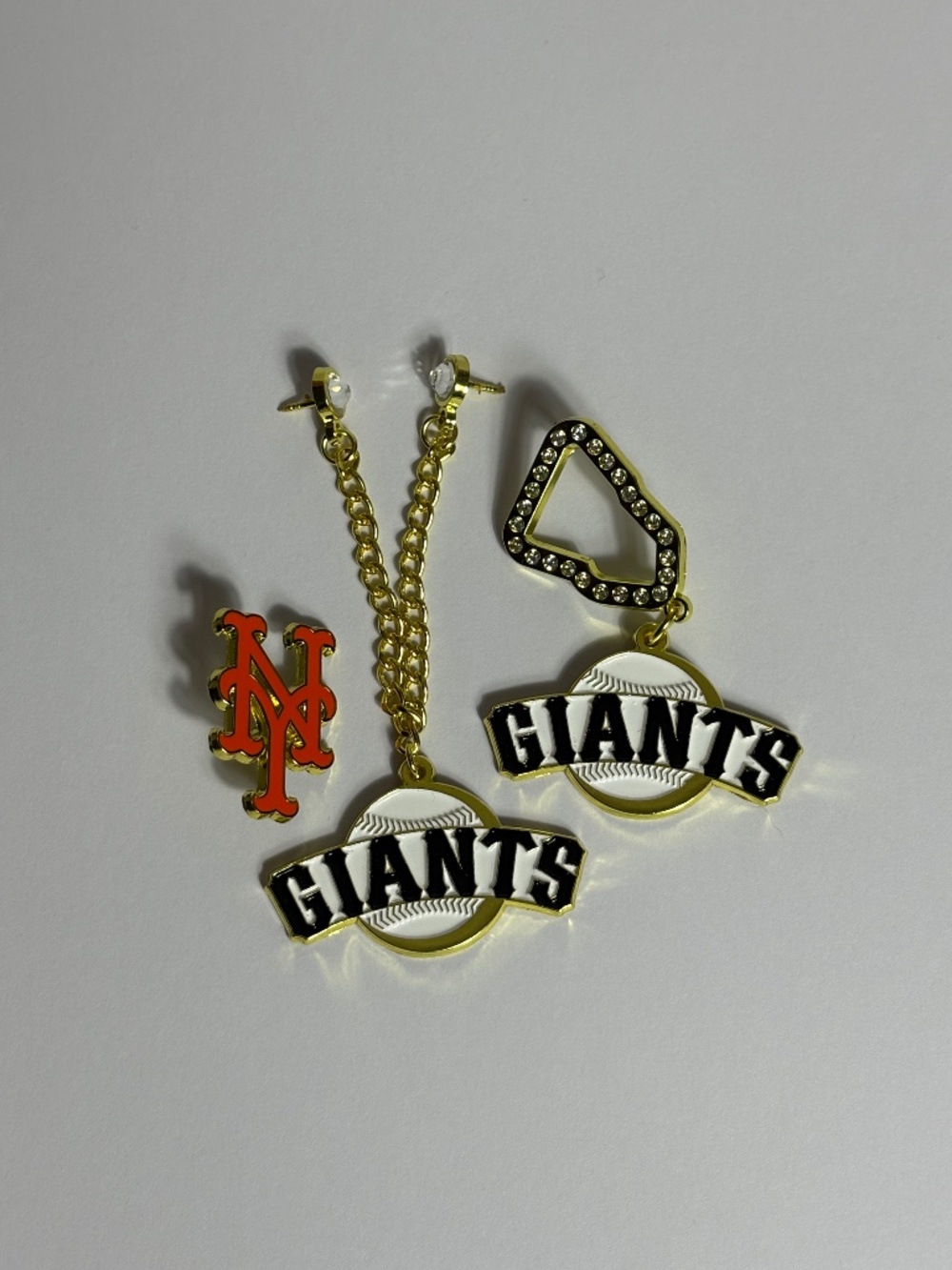 3 New Era San Francisco Giants Hat Chain Frame Pin Bundle Hats Pins Hats Gold